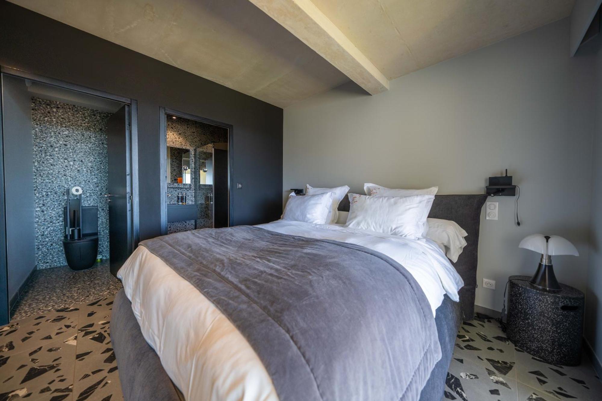 Suite 28 Treilles 外观 照片