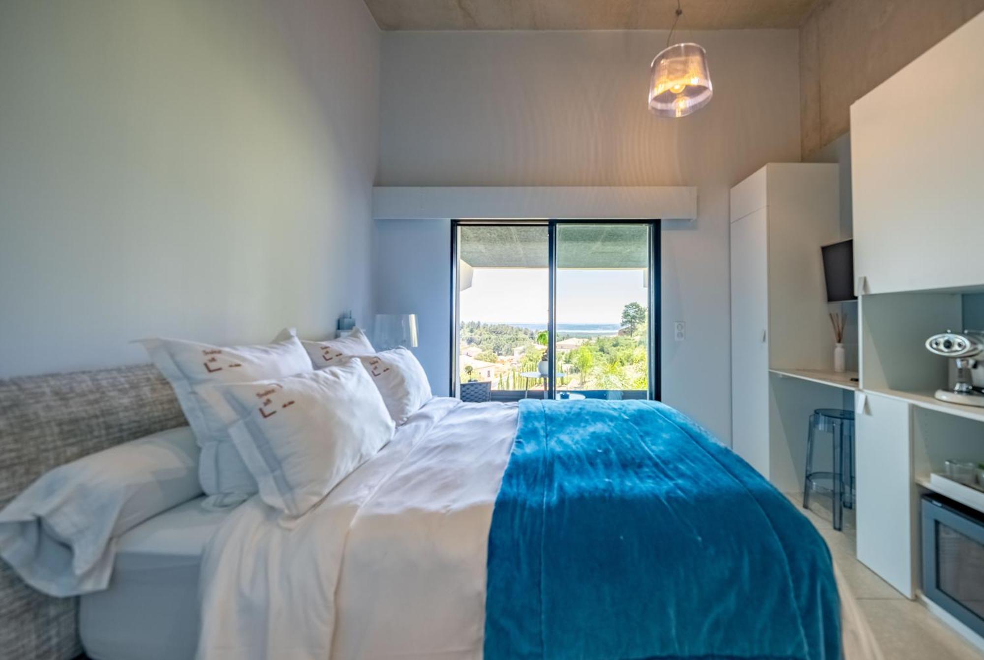 Suite 28 Treilles 外观 照片